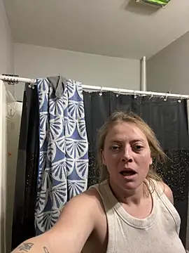 lezbean24 online show from February 5, 2026, 11:55 pm