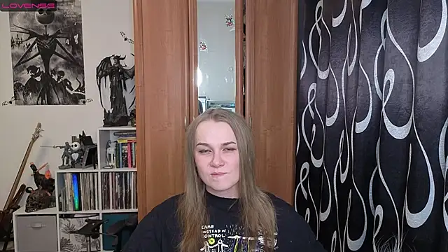 stellablondy online show from May 8, 2026, 5:39 pm