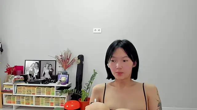 Snapshot of ailey_chao chatting on February 28, 2026, 3:28 am ailey chao online show from February 28, 2026, 3:28 am