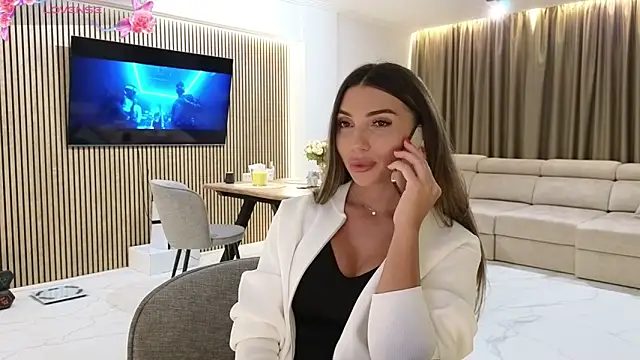 Snapshot of ReyaSophia chatting on October 6, 2025, 7:47 pm ReyaSophia online show from October 6, 2025, 7:47 pm