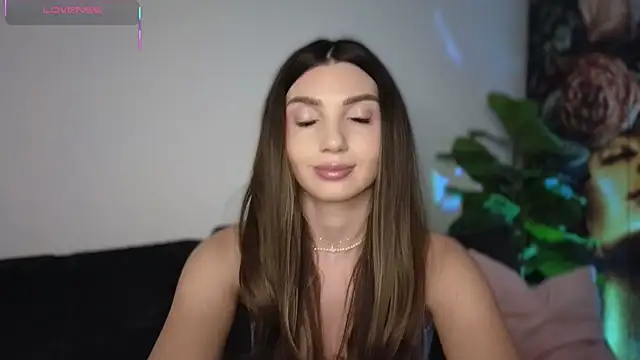 Snapshot of ReyaSophia chatting on February 26, 2026, 8:53 pm ReyaSophia online show from February 26, 2026, 8:53 pm