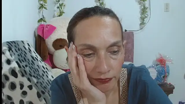 Snapshot of italagomez_ chatting on September 23, 2025, 11:01 pm italagomez online show from September 23, 2025, 11:01 pm