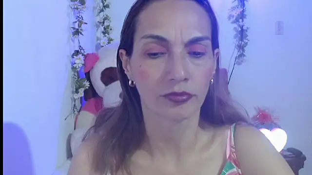 Snapshot of italagomez_ chatting on October 8, 2025, 1:51 am italagomez online show from October 8, 2025, 1:51 am