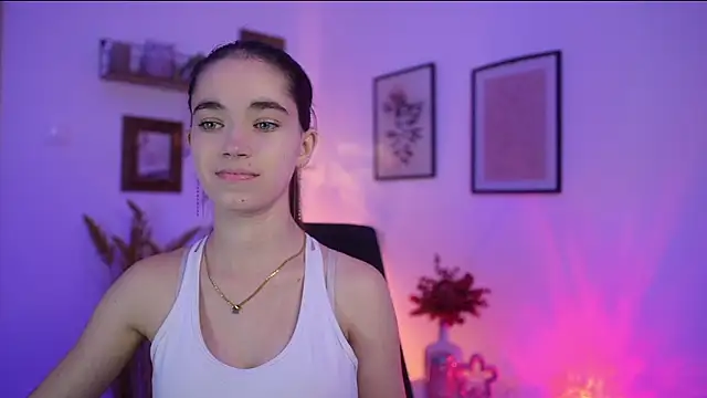 Gia Paige18 online show from November 4, 2025, 1:59 pm