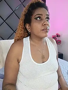 Snapshot of ELLA_KELLY chatting on July 17, 2026, 11:51 am ELLA KELLY online show from July 17, 2026, 11:51 am