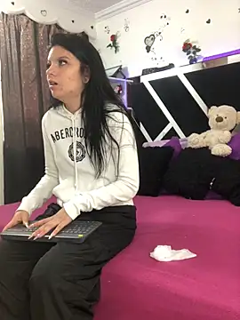 1lovelygirls online show from October 30, 2025, 12:14 pm