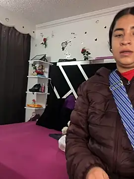 1lovelygirls online show from November 5, 2025, 12:08 pm