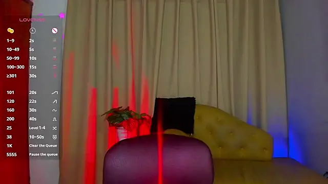 Snapshot of StarMilf chatting on February 25, 2025, 12:38 pm StarMilf online show from February 25, 2025, 12:38 pm