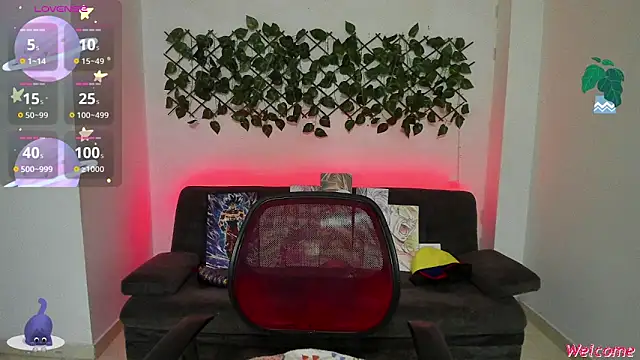 jonathanjoestar  online show from January 8, 2025, 9:01 pm