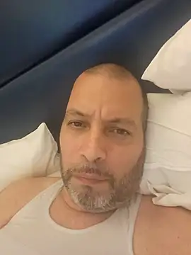 Snapshot of Just2much chatting on June 4, 2026, 8:35 pm Just2much online show from June 4, 2026, 8:35 pm