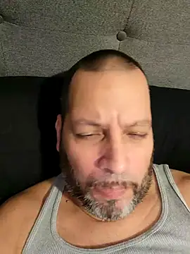 Just2much online show from November 3, 2025, 1:26 pm