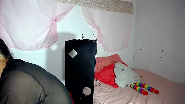 Teen porn online show from October 30, 2025, 4:44 am