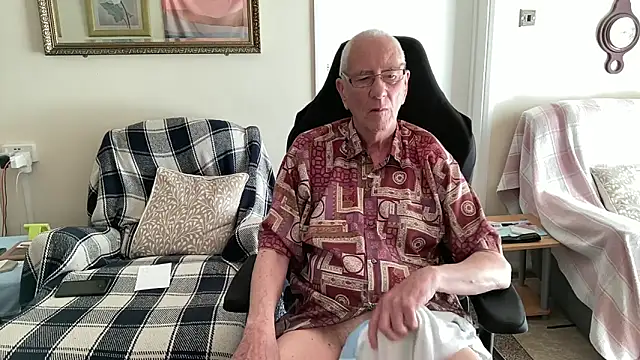 Snapshot of cutaboverest chatting on May 22, 2026, 2:59 pm cutaboverest online show from May 22, 2026, 2:59 pm