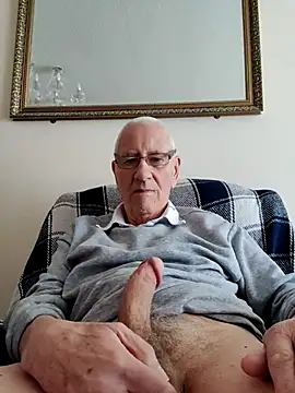 Snapshot of cutaboverest chatting on April 24, 2026, 9:33 am cutaboverest online show from April 24, 2026, 9:33 am