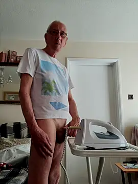 Snapshot of cutaboverest chatting on May 24, 2026, 3:01 pm cutaboverest online show from May 24, 2026, 3:01 pm