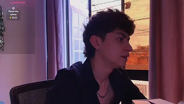 Snapshot of Ares_Dickson chatting on October 19, 2025, 7:05 pm Ares Dickson online show from October 19, 2025, 7:05 pm