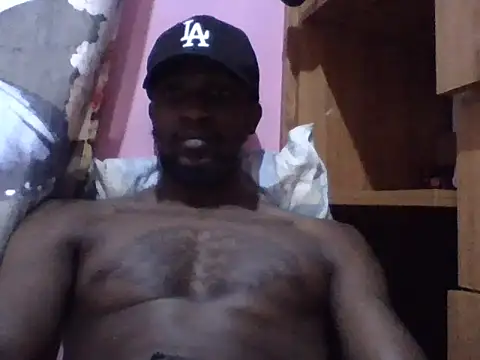 Snapshot of Tonedom chatting on October 17, 2025, 10:11 pm Tonedom online show from October 17, 2025, 10:11 pm
