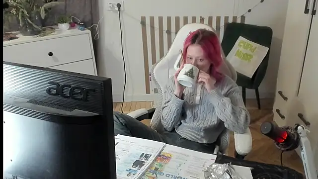 Snapshot of Silly__Milly chatting on February 15, 2026, 4:28 pm Silly Milly online show from February 15, 2026, 4:28 pm