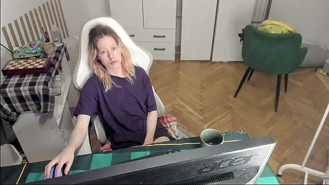 Snapshot of Silly__Milly chatting on July 21, 2026, 4:36 am Silly Milly online show from July 21, 2026, 4:36 am