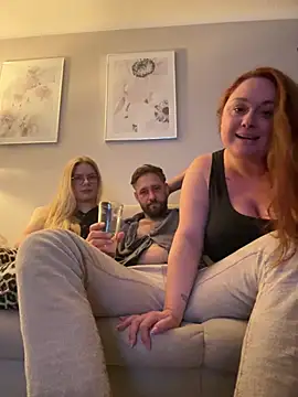 Snapshot of Curvyloveandhim chatting on July 2, 2026, 9:21 pm Curvyloveandhim online show from July 2, 2026, 9:21 pm