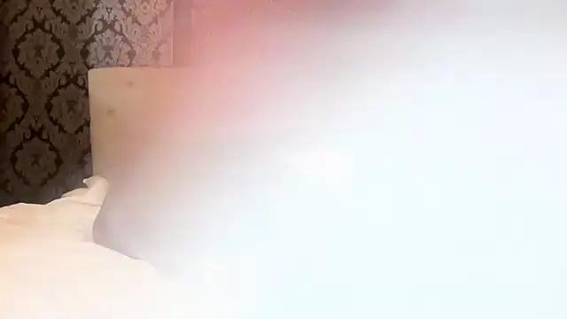 Snapshot of LucyLuxee19 chatting on November 3, 2025, 3:48 pm LucyLuxee19 online show from November 3, 2025, 3:48 pm