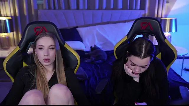 Linda054 online show from February 19, 2025, 11:49 am