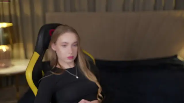 Linda054 online show from February 14, 2025, 6:40 pm