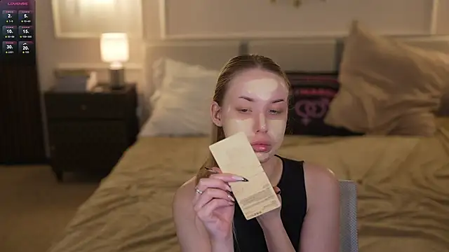 Linda054 online show from November 19, 2025, 1:27 am