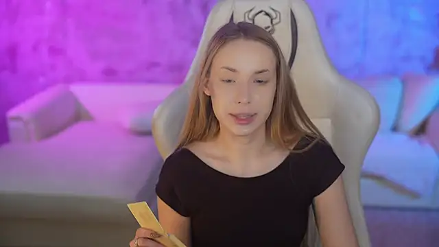 Linda054 online show from October 7, 2025, 12:22 am