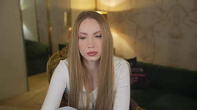 Linda054 online show from November 11, 2025, 8:25 pm