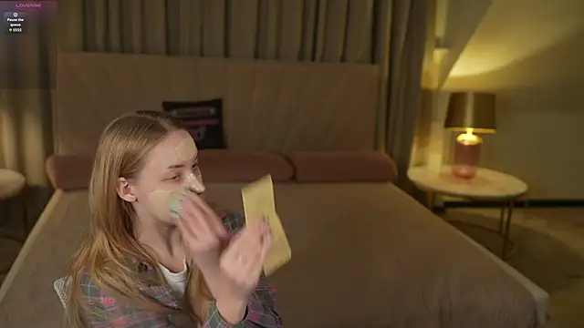 Linda054 online show from November 20, 2025, 1:28 am