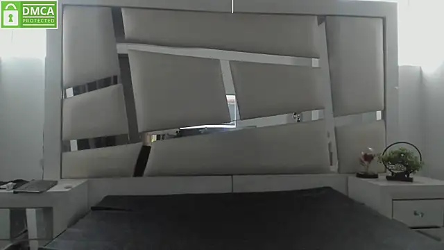 Snapshot of chrystal_js chatting on February 5, 2026, 5:42 pm chrystal js online show from February 5, 2026, 5:42 pm