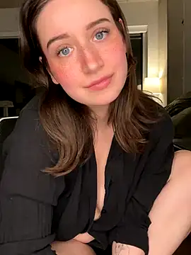 nerdynina online show from November 29, 2025, 12:33 am