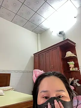    Erin    online show from April 16, 2026, 2:12 am