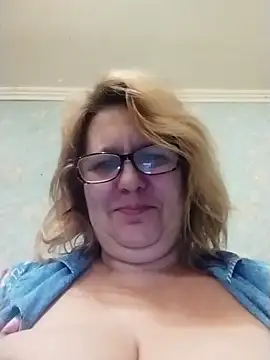 Forest-Lady online show from February 16, 2026, 5:44 pm