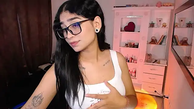 Snapshot of thalia_066 chatting on September 15, 2025, 7:36 pm thalia 066 online show from September 15, 2025, 7:36 pm