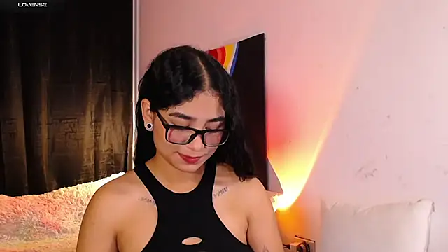 Snapshot of thalia_066 chatting on November 23, 2025, 1:10 pm thalia 066 online show from November 23, 2025, 1:10 pm