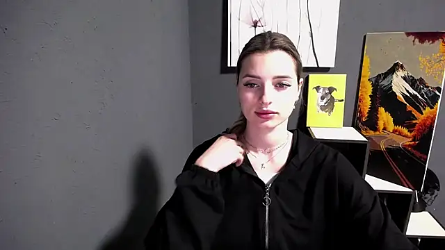 lady olivia  online show from May 27, 2026, 4:36 pm