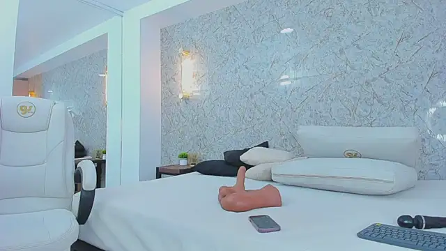 Snapshot of ximena_case chatting on September 22, 2025, 12:11 pm ximena case online show from September 22, 2025, 12:11 pm