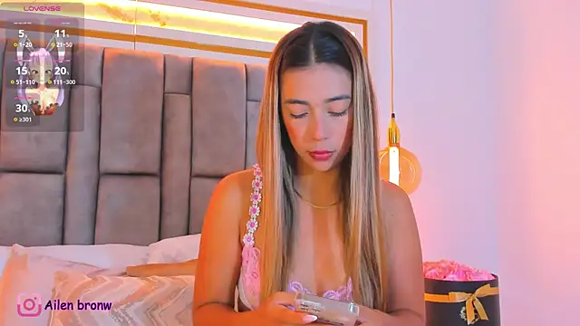 Snapshot of elianabrown chatting on September 19, 2025, 8:46 pm elianabrown online show from September 19, 2025, 8:46 pm