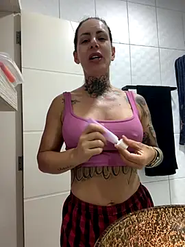 YasmimBrasil online show from October 28, 2025, 8:46 am