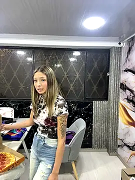 Snapshot of Victoria_Adams14 chatting on January 8, 2026, 3:01 am Victoria Adams14 online show from January 8, 2026, 3:01 am