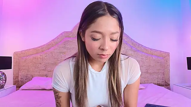 Snapshot of Victoria_Adams14 chatting on November 3, 2025, 3:34 am Victoria Adams14 online show from November 3, 2025, 3:34 am