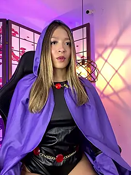 Snapshot of Victoria_Adams14 chatting on January 14, 2026, 4:27 am Victoria Adams14 online show from January 14, 2026, 4:27 am