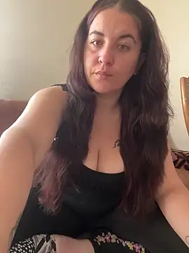 yzabell18 online show from April 5, 2026, 10:55 am