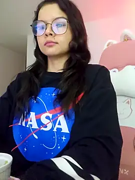 azumiichan online show from February 11, 2026, 12:10 am