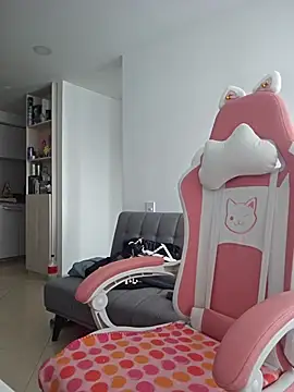 azumiichan online show from October 3, 2025, 3:57 pm