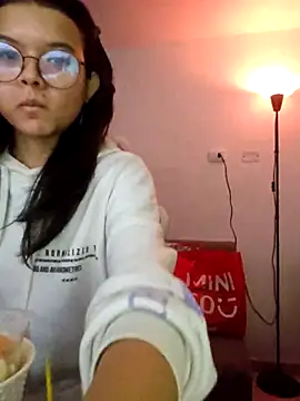 azumiichan online show from December 2, 2025, 12:11 am