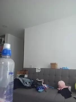 azumiichan online show from December 4, 2025, 1:54 pm