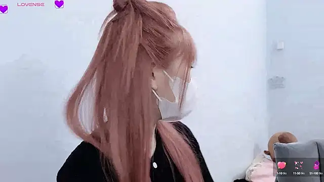 tanhxiu online show from February 12, 2025, 7:34 am